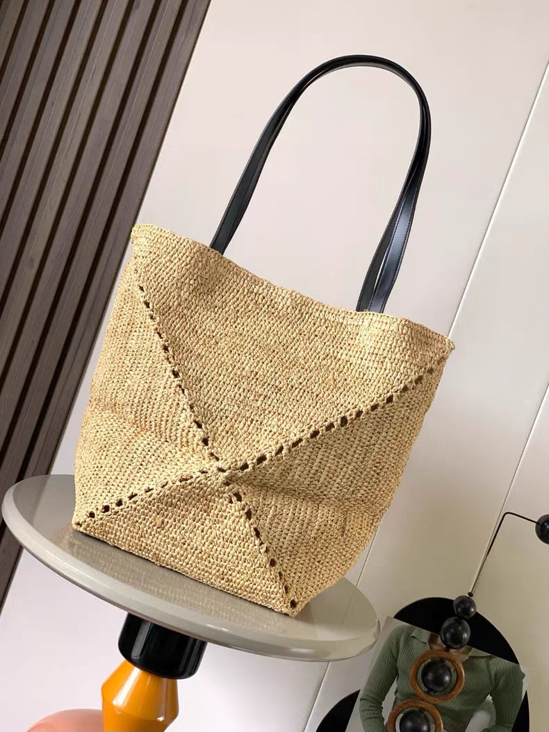 LOEWE Puzzle Fold M size