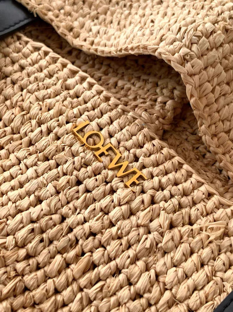 LOEWE Puzzle Fold M size