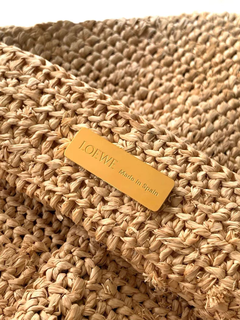 LOEWE Puzzle Fold M size